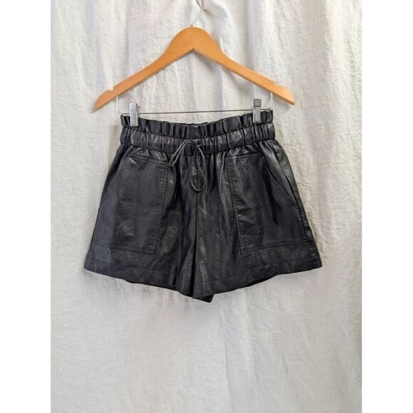 SChhjzpj women's size medium faux leather shorts elastic waist, 2" inseam C6 - Picture 1 of 9